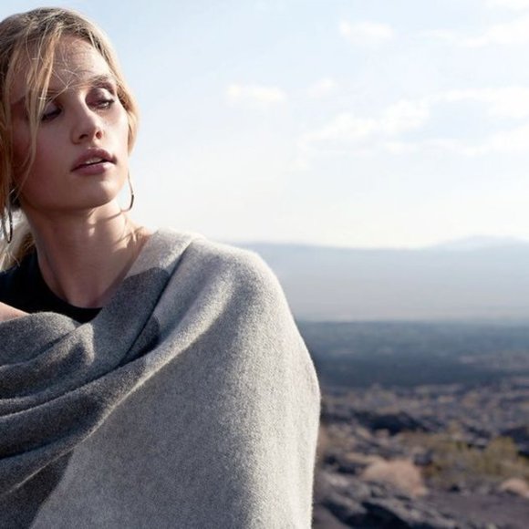 𝐑𝐎𝐒𝐒 ✳ 𝐒𝐍𝐎𝐖 100% Cashmere Inverno Wrap - NEW!!! - Picture 6 of 12